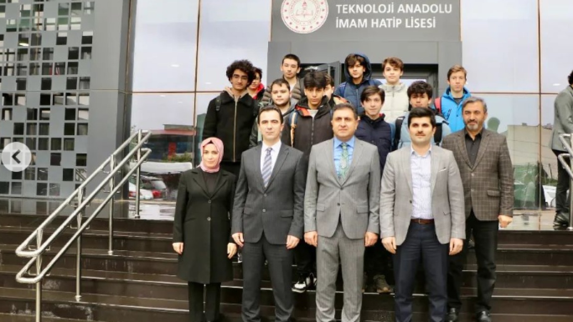 İl Milli Eğitim Müdürü Murat Mücahit YENTÜR okulumuzu ziyaret ettiler.